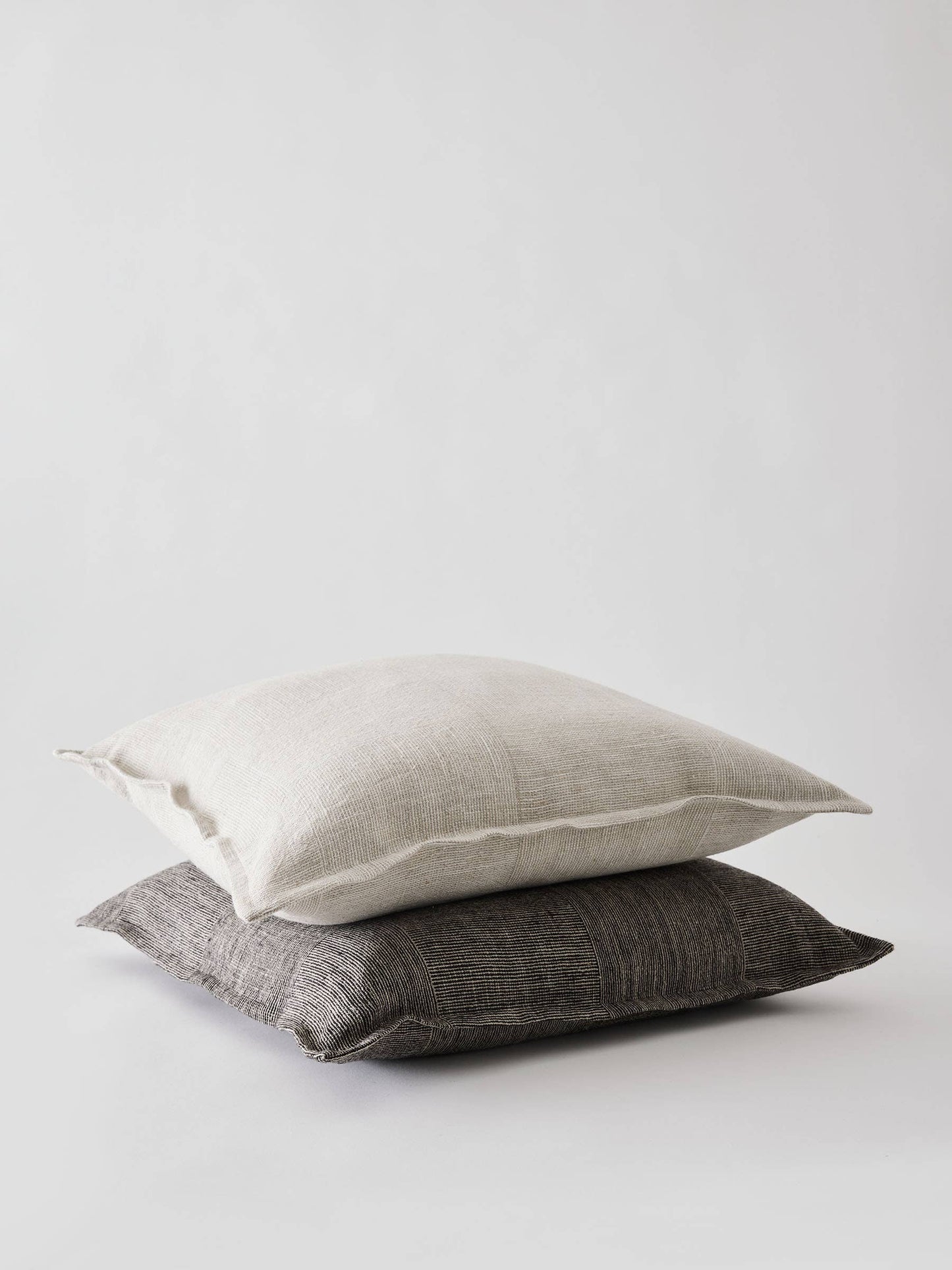 Theo Pillow 20x20”