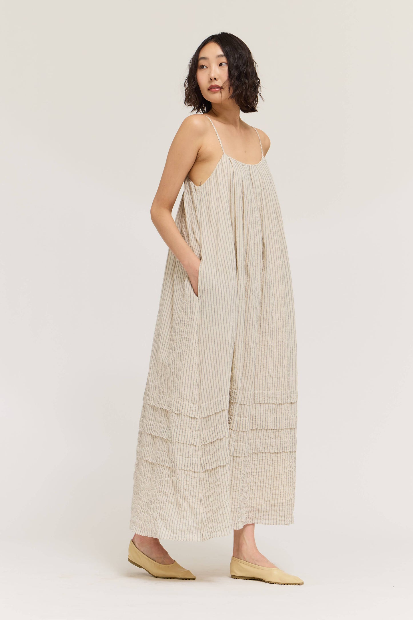61260 - STRIPE PLEAT TUCK DRESS