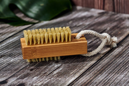 Wood Nail Brush (Plastic Free, Vegan, Unbranded, Unpackaged)