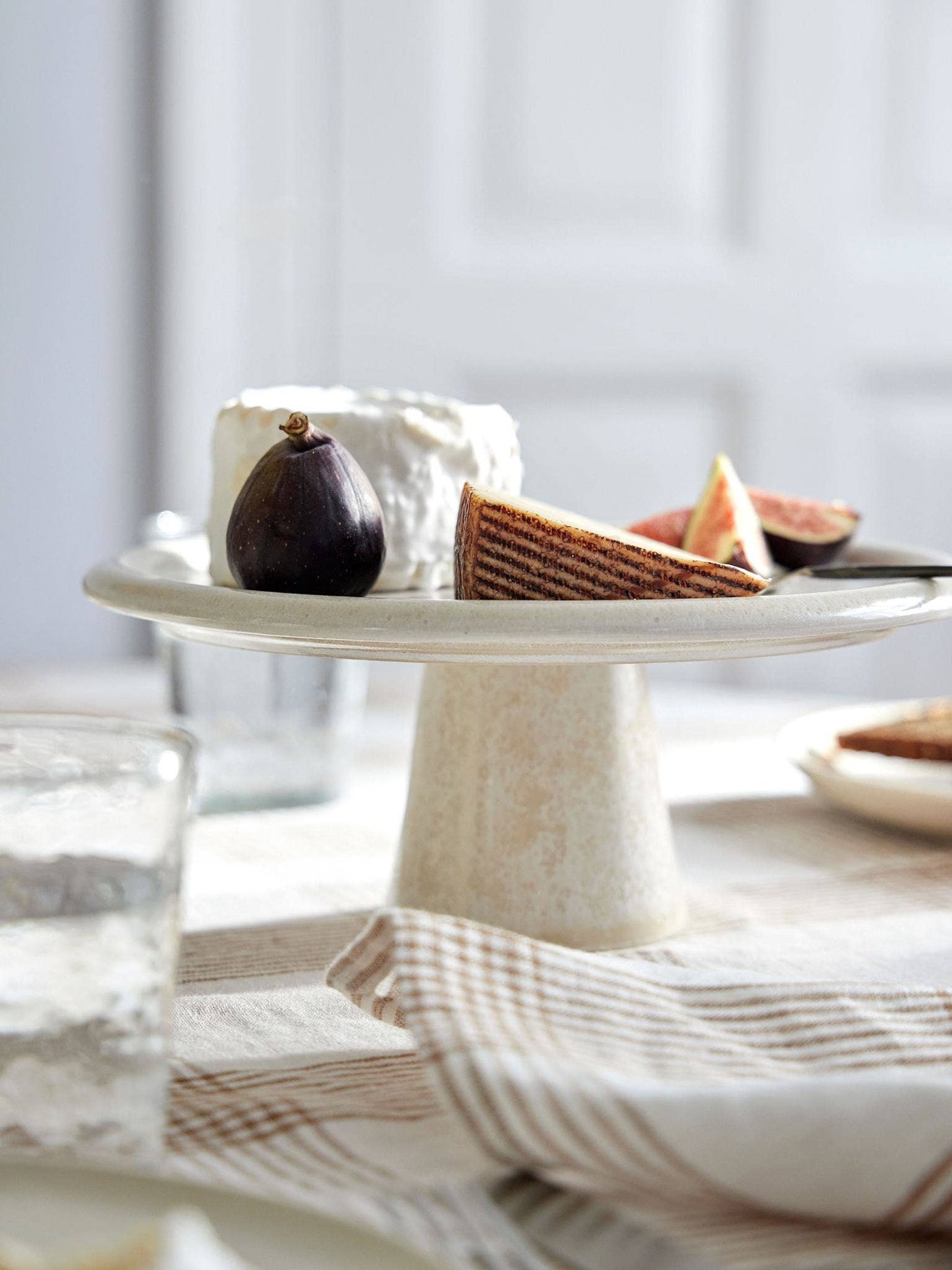 Granada serving stand