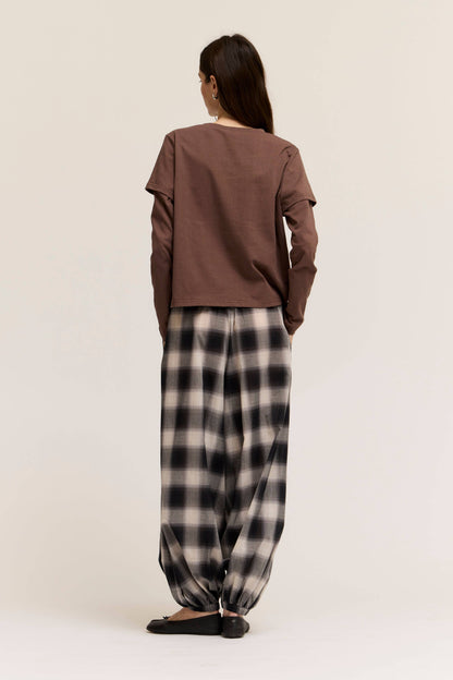 TWO-LAYERED TOP