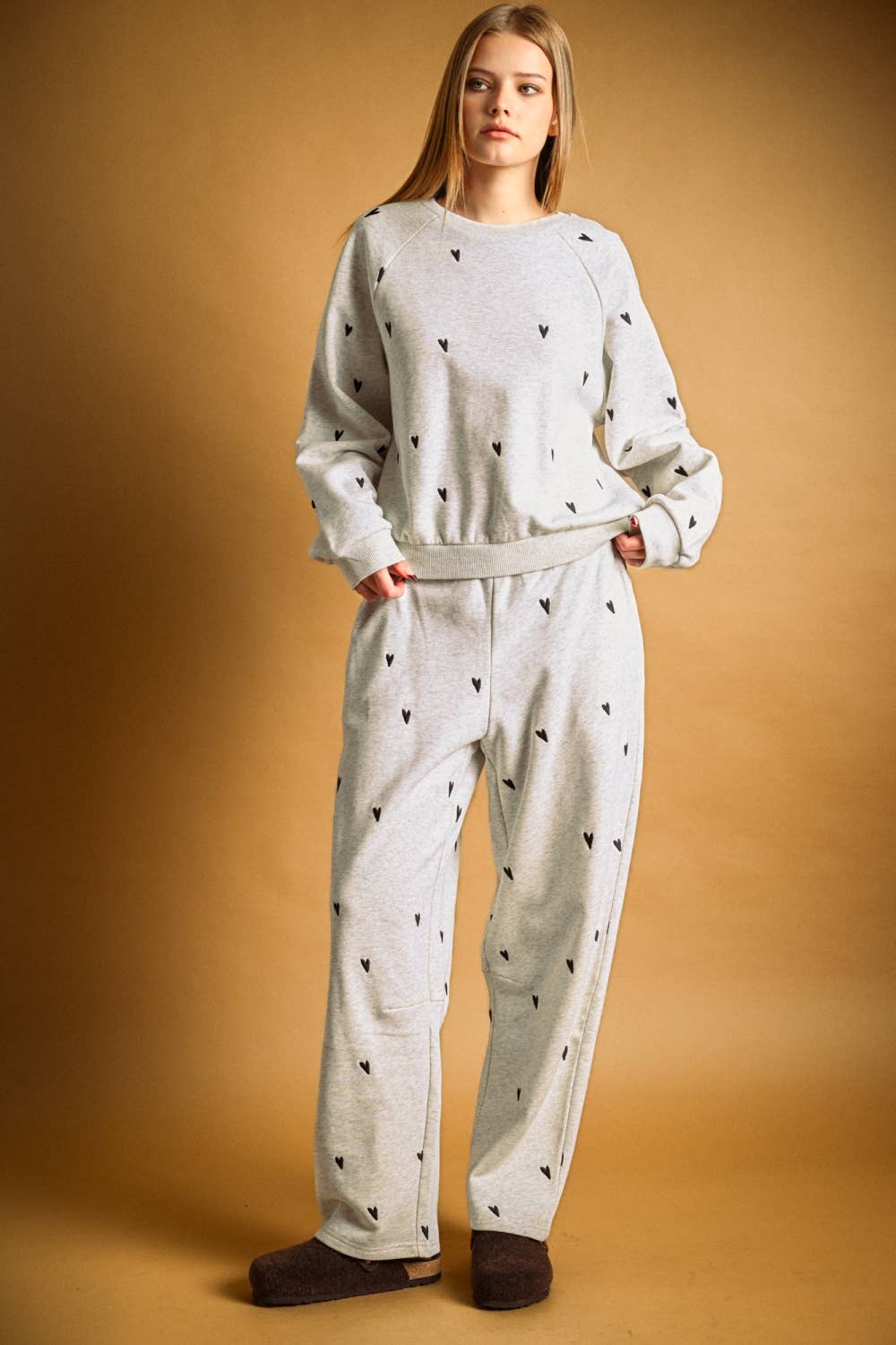 EP7213ST   HEART EMBROIDERED SWEAT PANTS