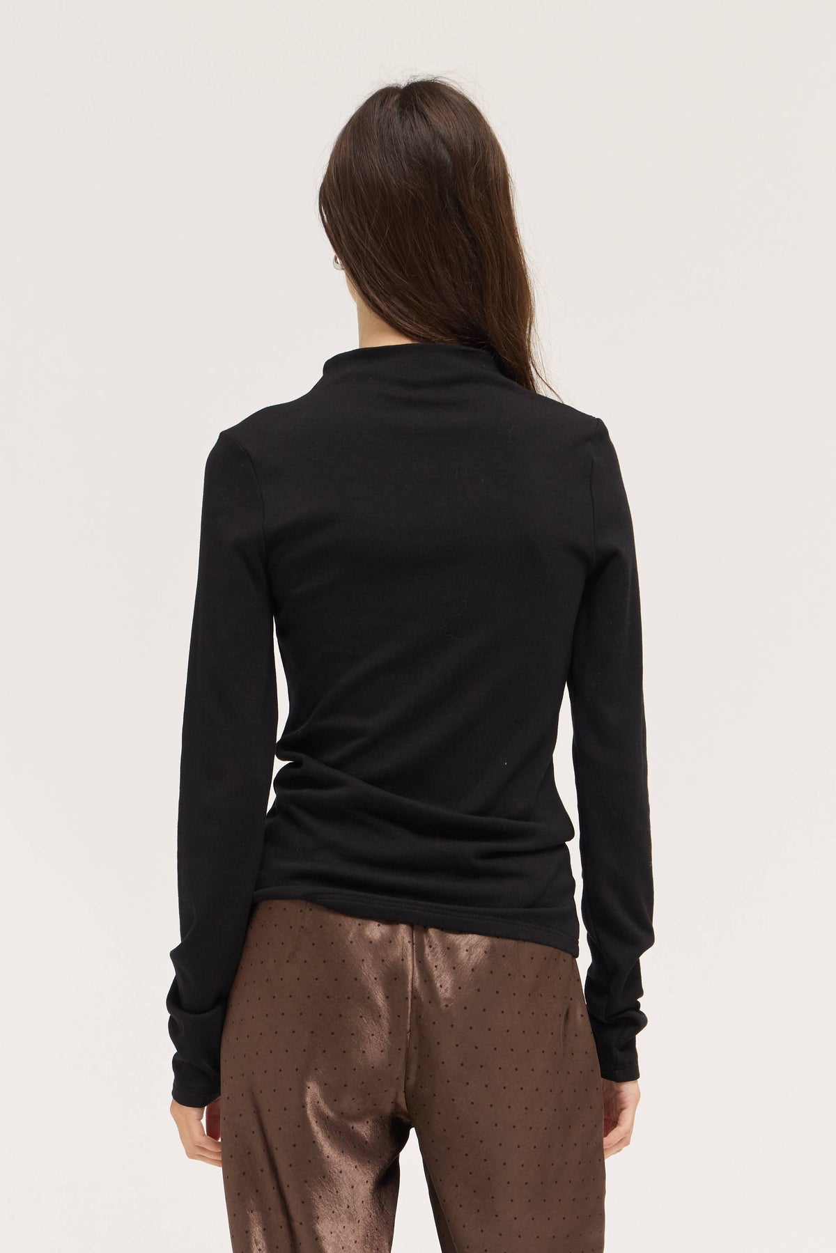 THICK MOCK-NECK TEE