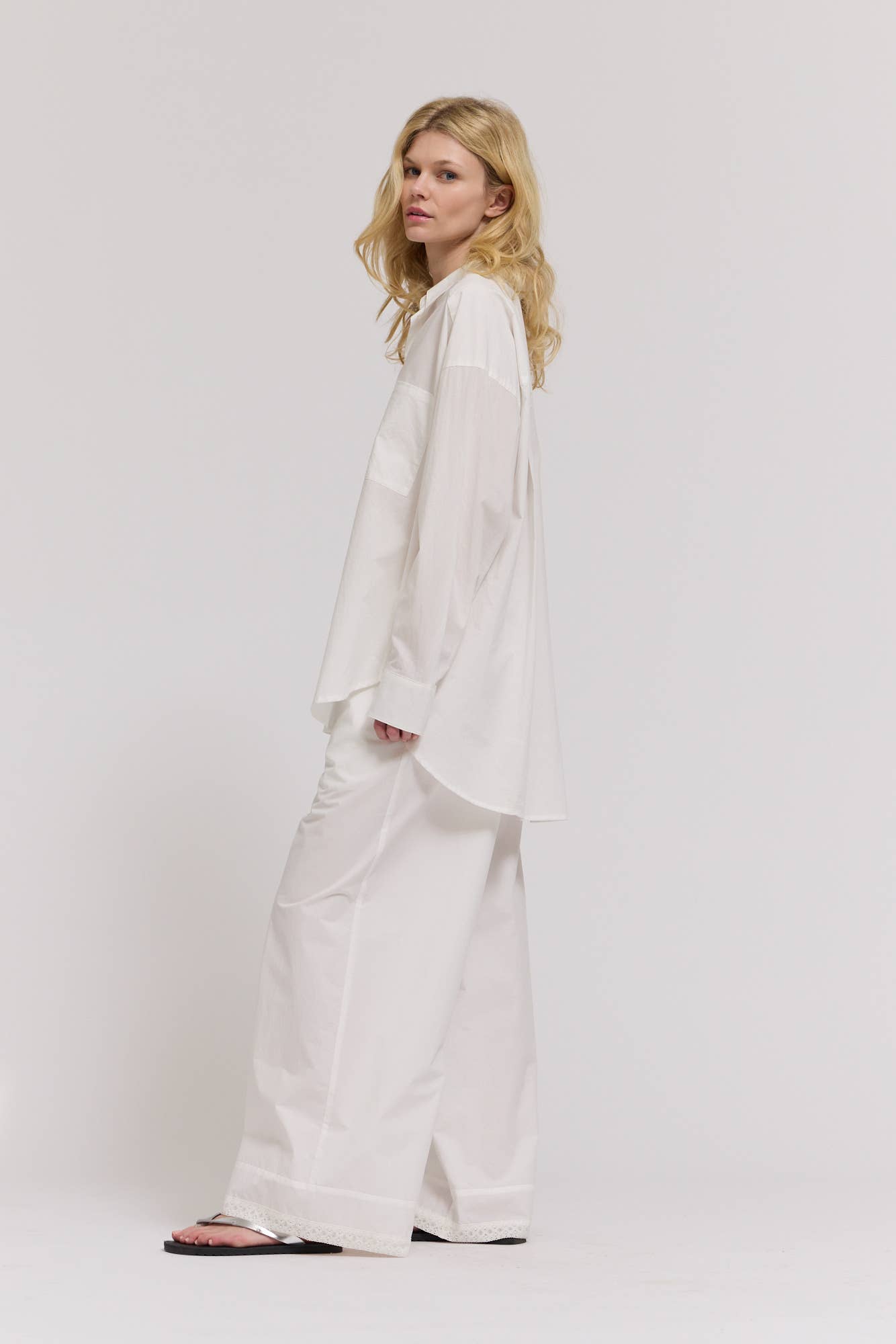 White OVERSIZED Shirt
