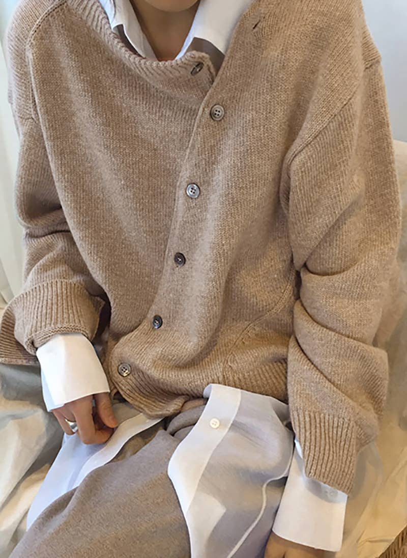 Diagonally-Buttoned Irregular Crewneck Knit Top
