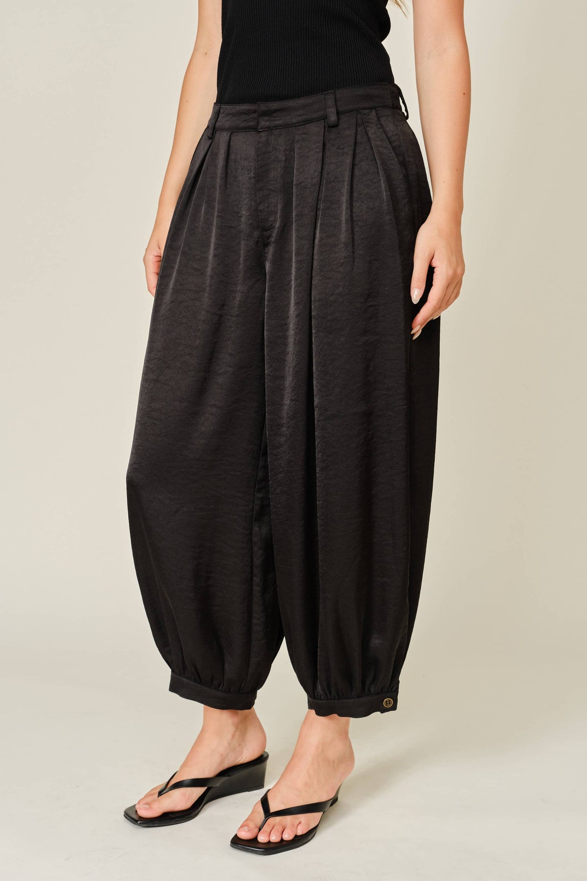 SATIN SHIRRING BAGGY DRESSY PANTS