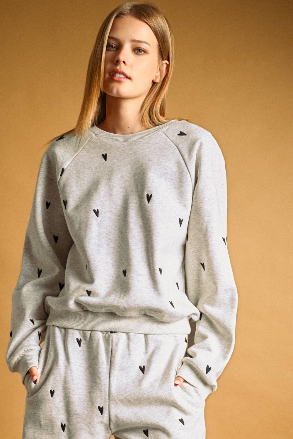 ET7212ST  HEART EMBROIDERED SWEATSHIRTS