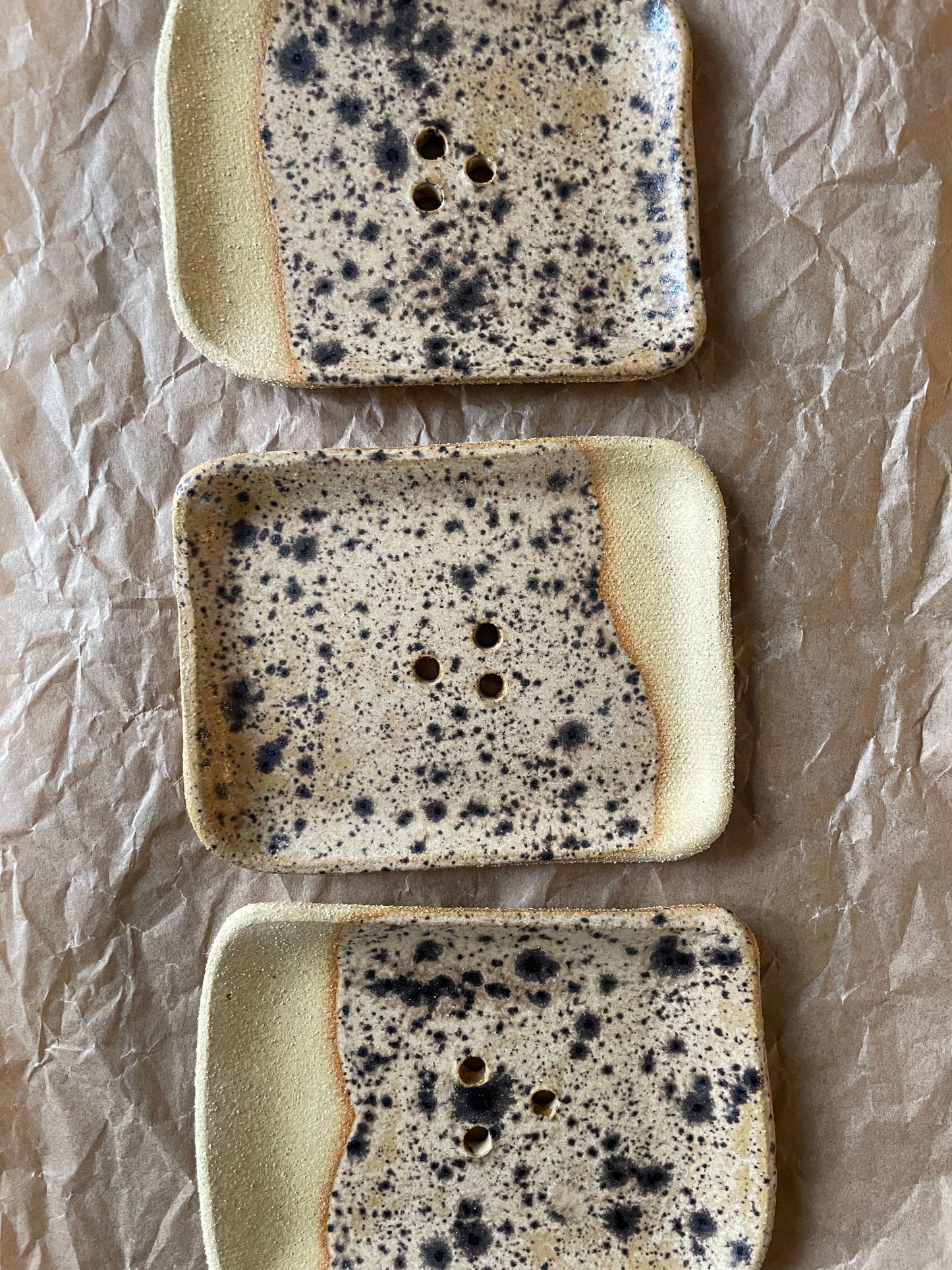 Soap Dish 〰️ Handmade Pottery 〰️ Ceramic 〰️ Sandstone