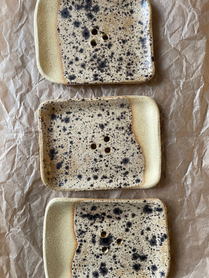 Soap Dish 〰️ Handmade Pottery 〰️ Ceramic 〰️ Sandstone