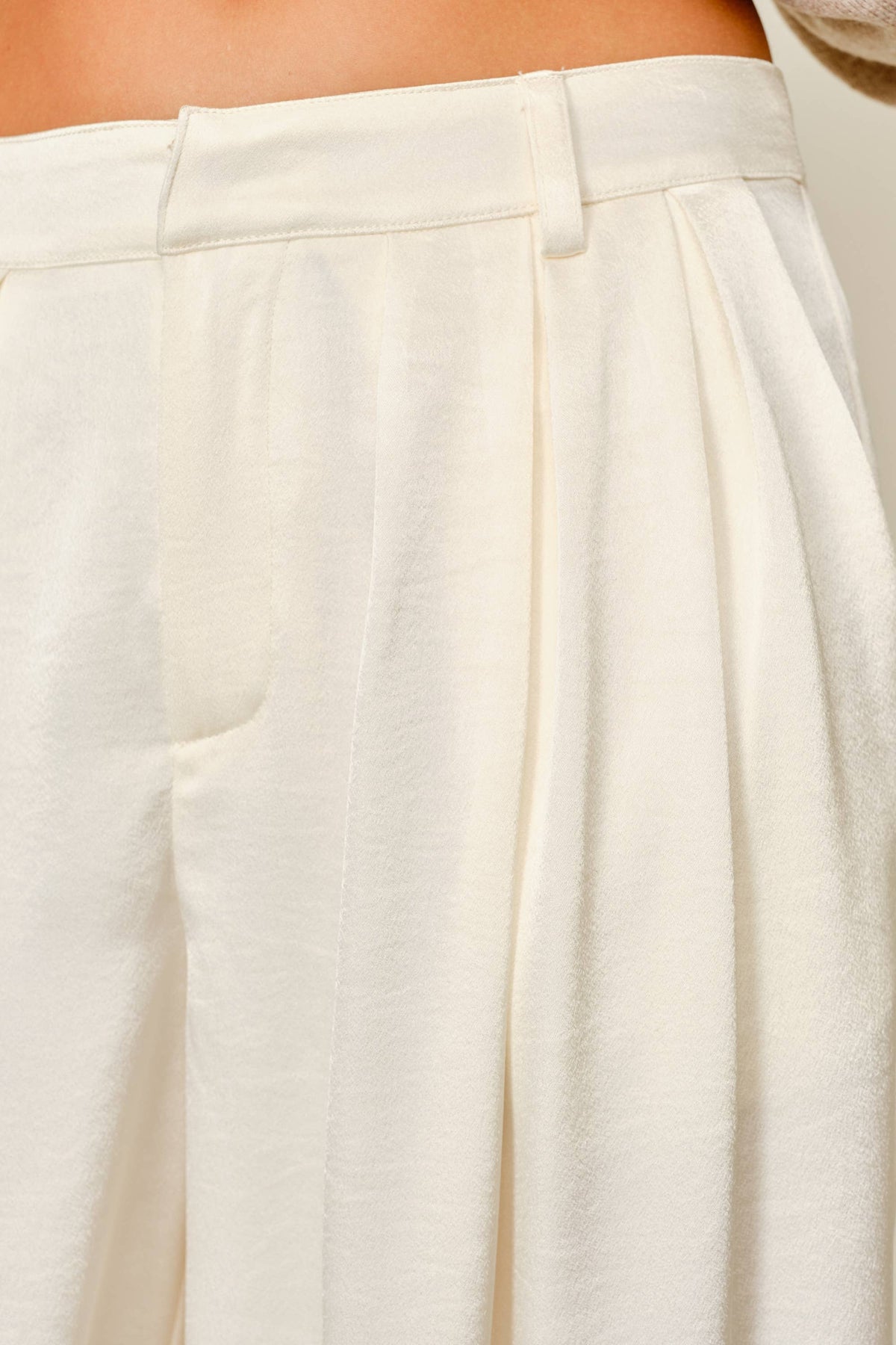 SATIN SHIRRING BAGGY DRESSY PANTS