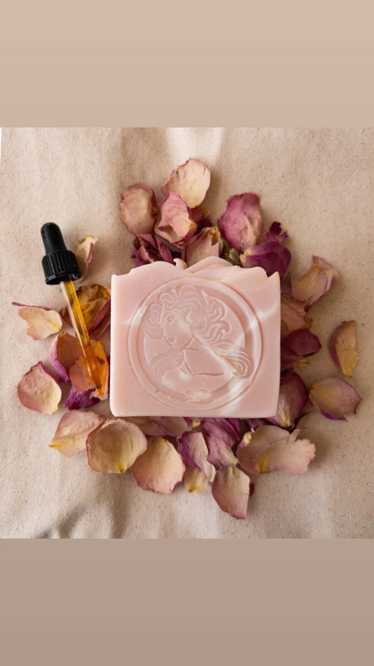 Rosa Rosehip & Geranium Signature Handcrafted Palm Oil Free