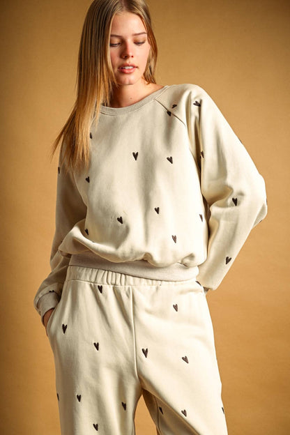 ET7212ST  HEART EMBROIDERED SWEATSHIRTS