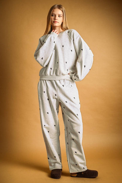ET7212ST  HEART EMBROIDERED SWEATSHIRTS