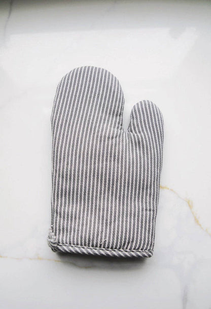 Simple Stripe Oven Mitt